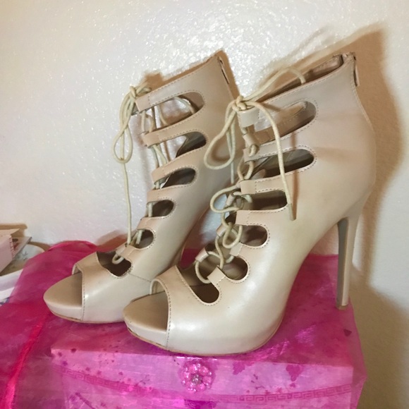Shoes - Lolashoetique “Vixen” nude heels size 10